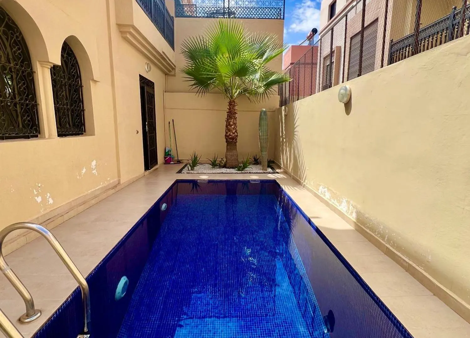Villa Al Nour Avec Piscine联系方式